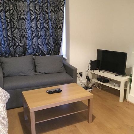North London Studio Apartment Екстер'єр фото